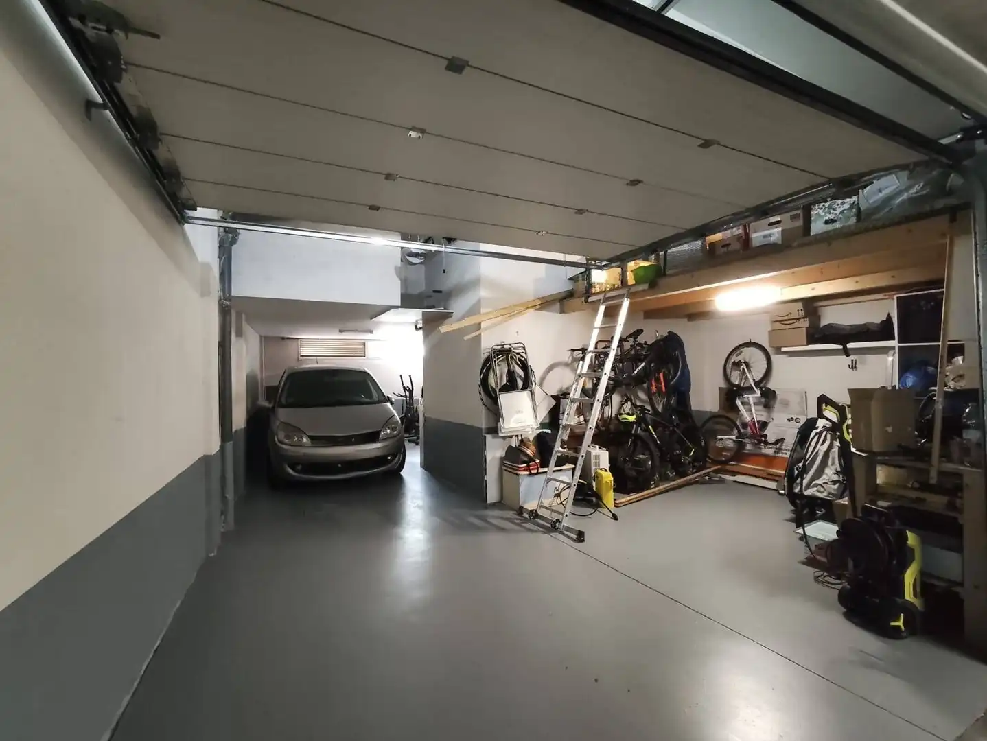 Parking de Casa adosada en venta en Teo con Calefacción, Jardín privado y Terraza