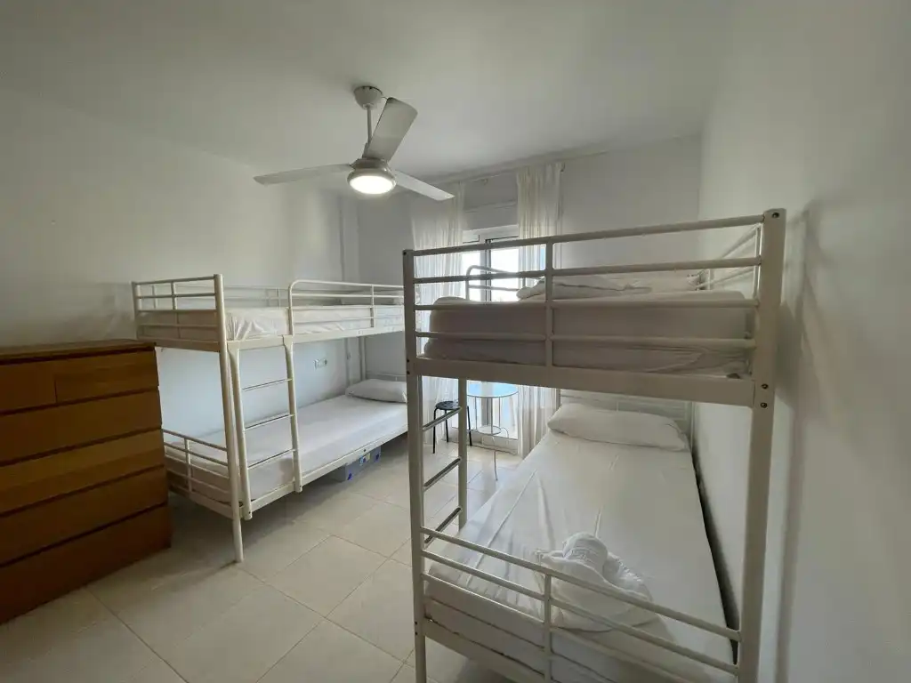 Dormitori de Apartament en venda en La Manga del Mar Menor amb Terrassa, Piscina i Balcó