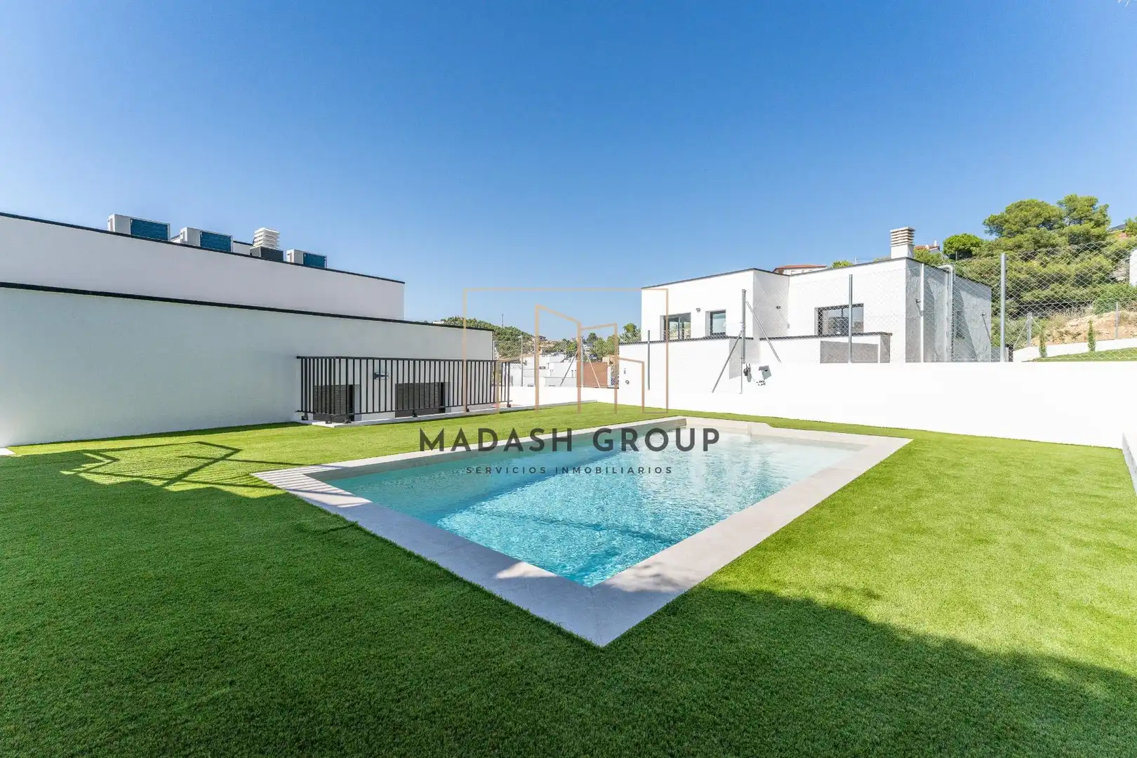 Villa mit Pool zum Verkauf in Avenida de la Marca Hispànica, imagen 47