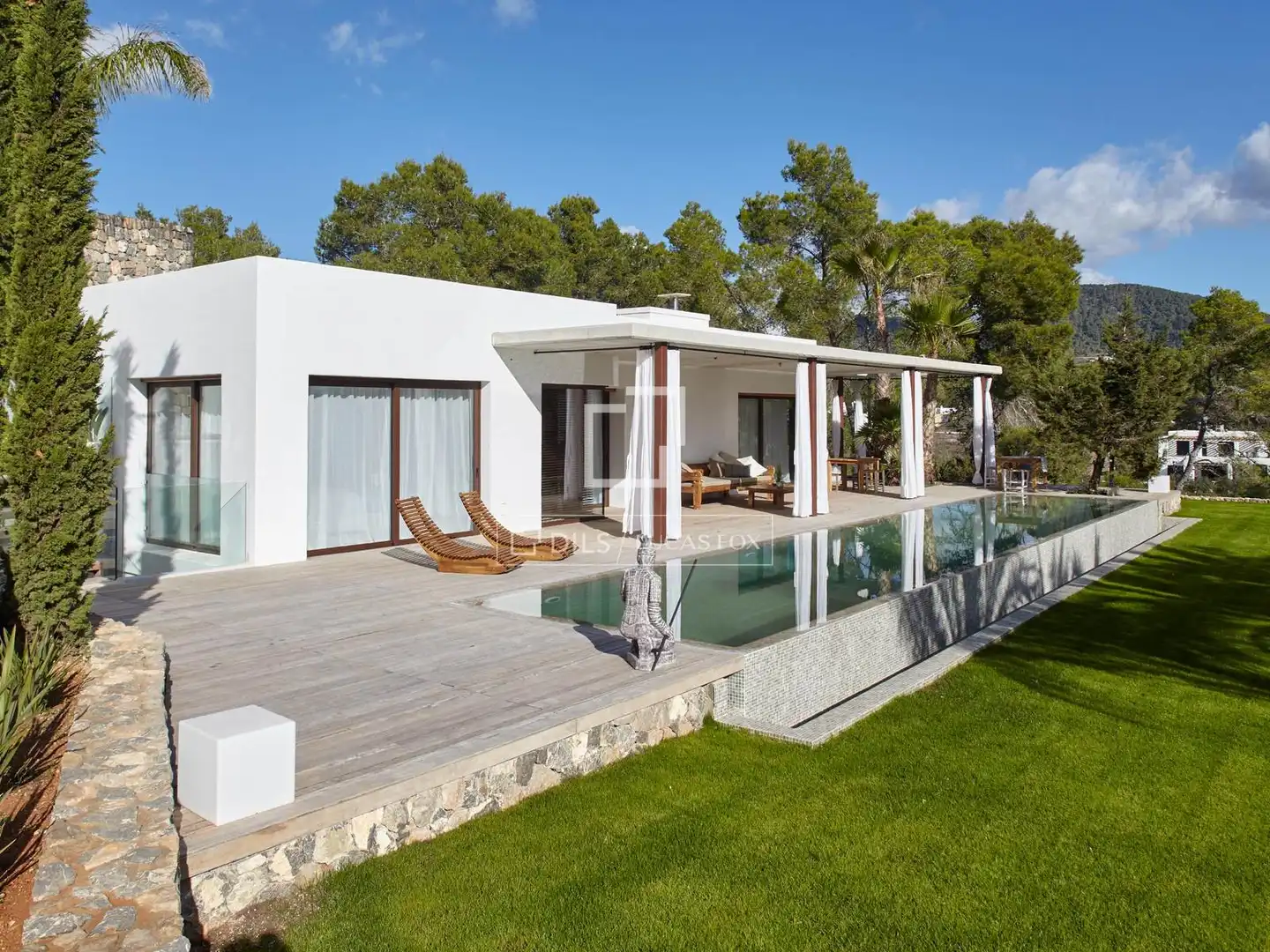 Chalet con piscina en venta en Es Cubells, imagen 3