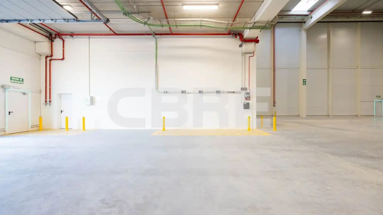 Aparcament de Nau industrial de lloguer en Madrid