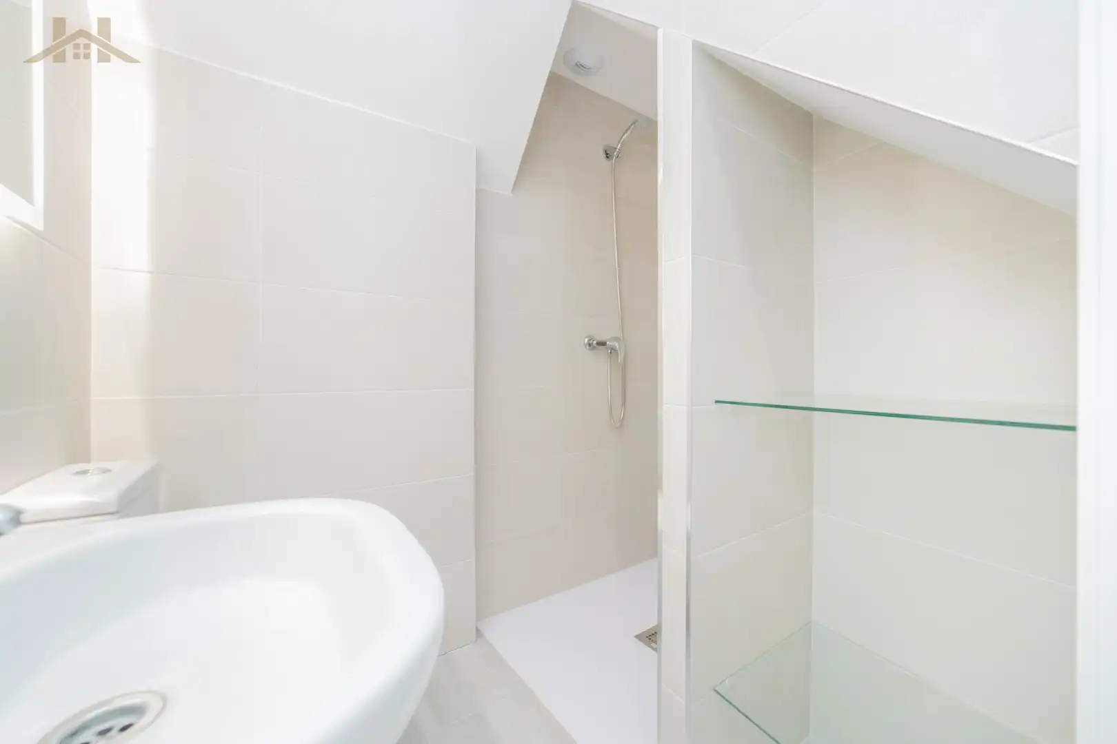 Bathroom of Attic for sale in Pozuelo de Alarcón  with Air Conditioner, Heating and Terrace