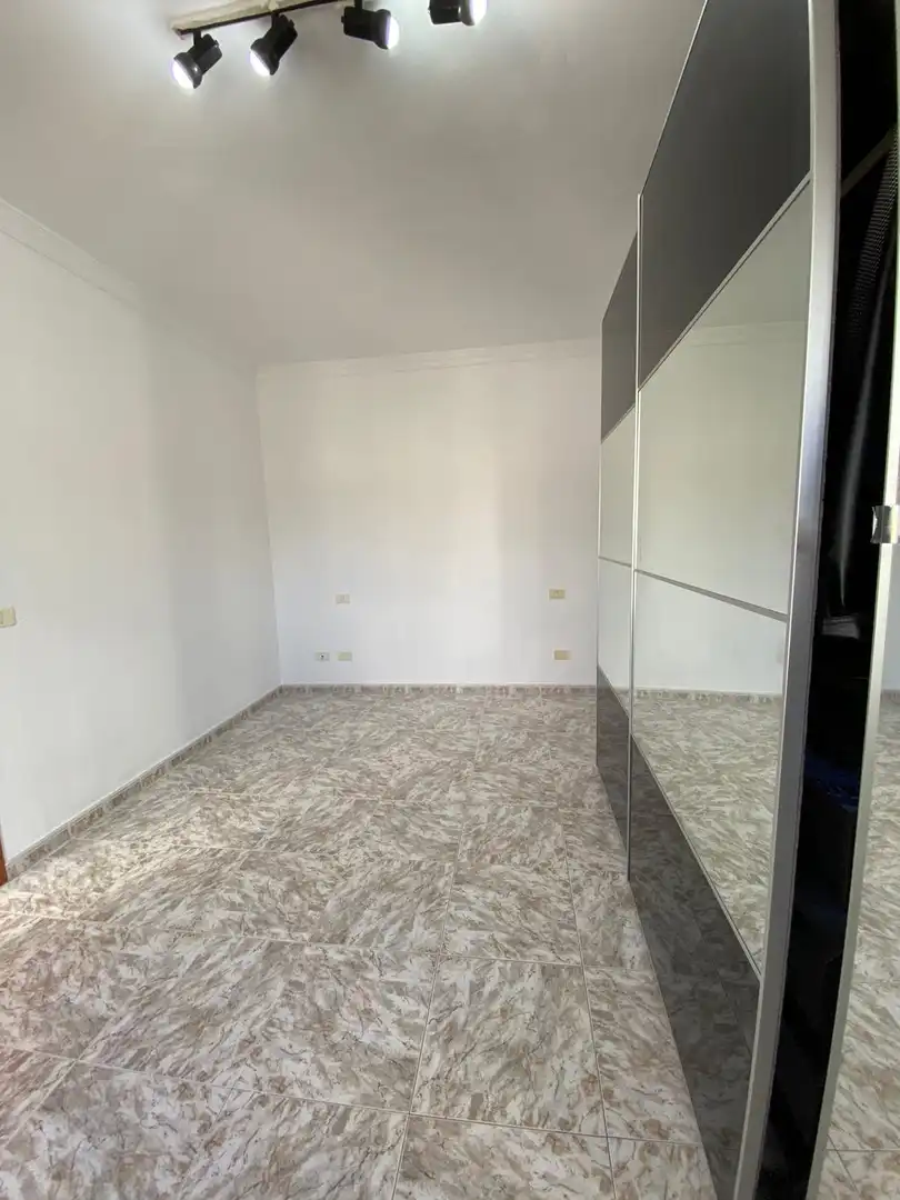 Schlafzimmer von Wohnung zum Verkauf in Las Palmas de Gran Canaria mit Möbliert, Ofen und Waschmaschine