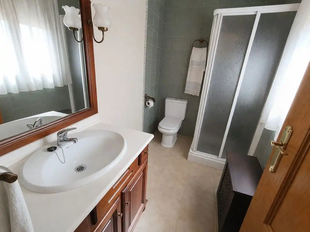 Baño de Casa o chalet en venta en Villaluenga de la Sagra con Aire acondicionado, Calefacción y Jardín privado