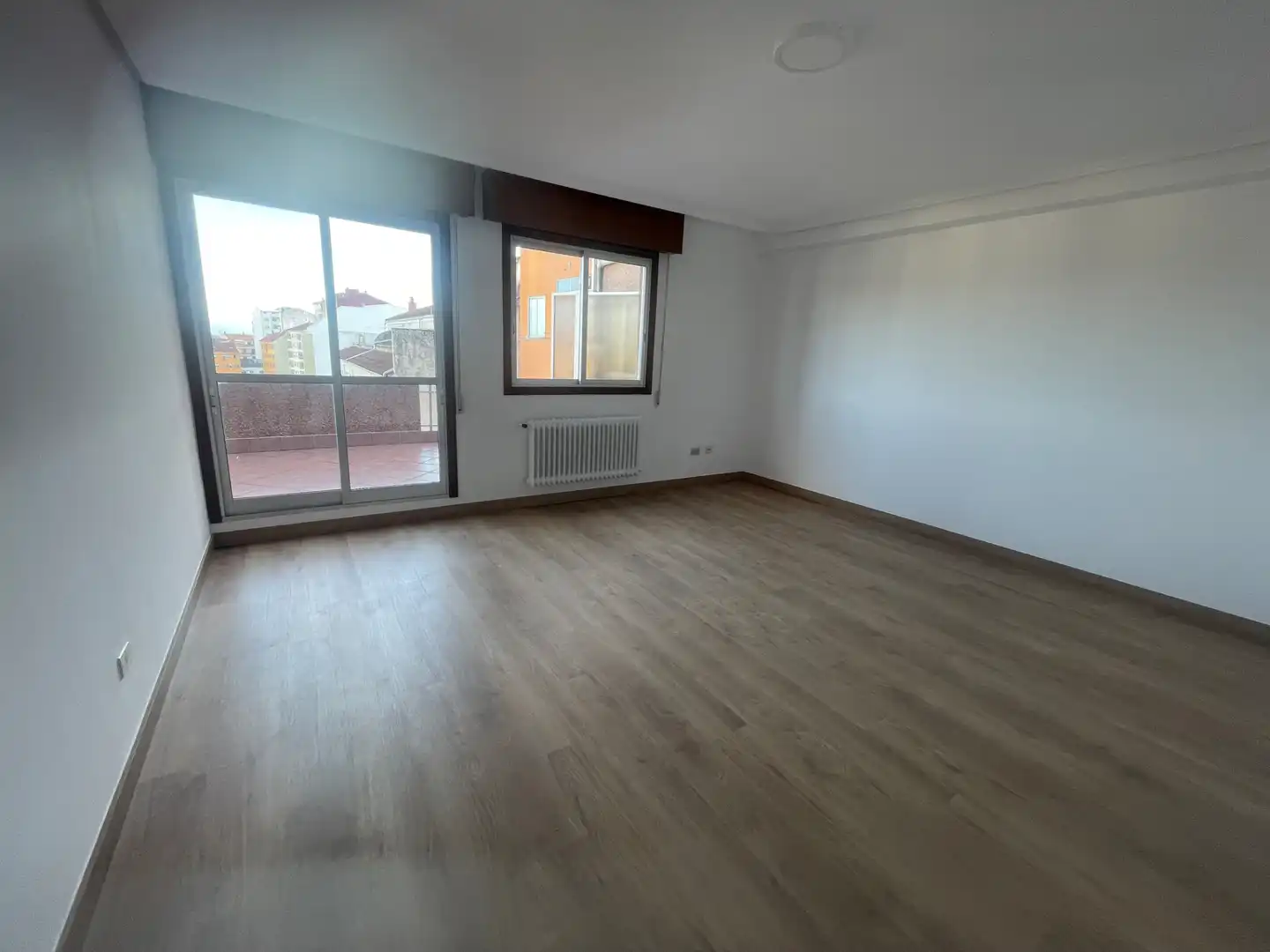 Schlafzimmer von Wohnung zur Miete in O Carballiño   mit Heizung, Parkett und Terrasse