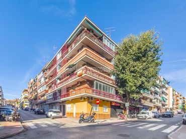 Flat with lift for sale in Servando Batanero