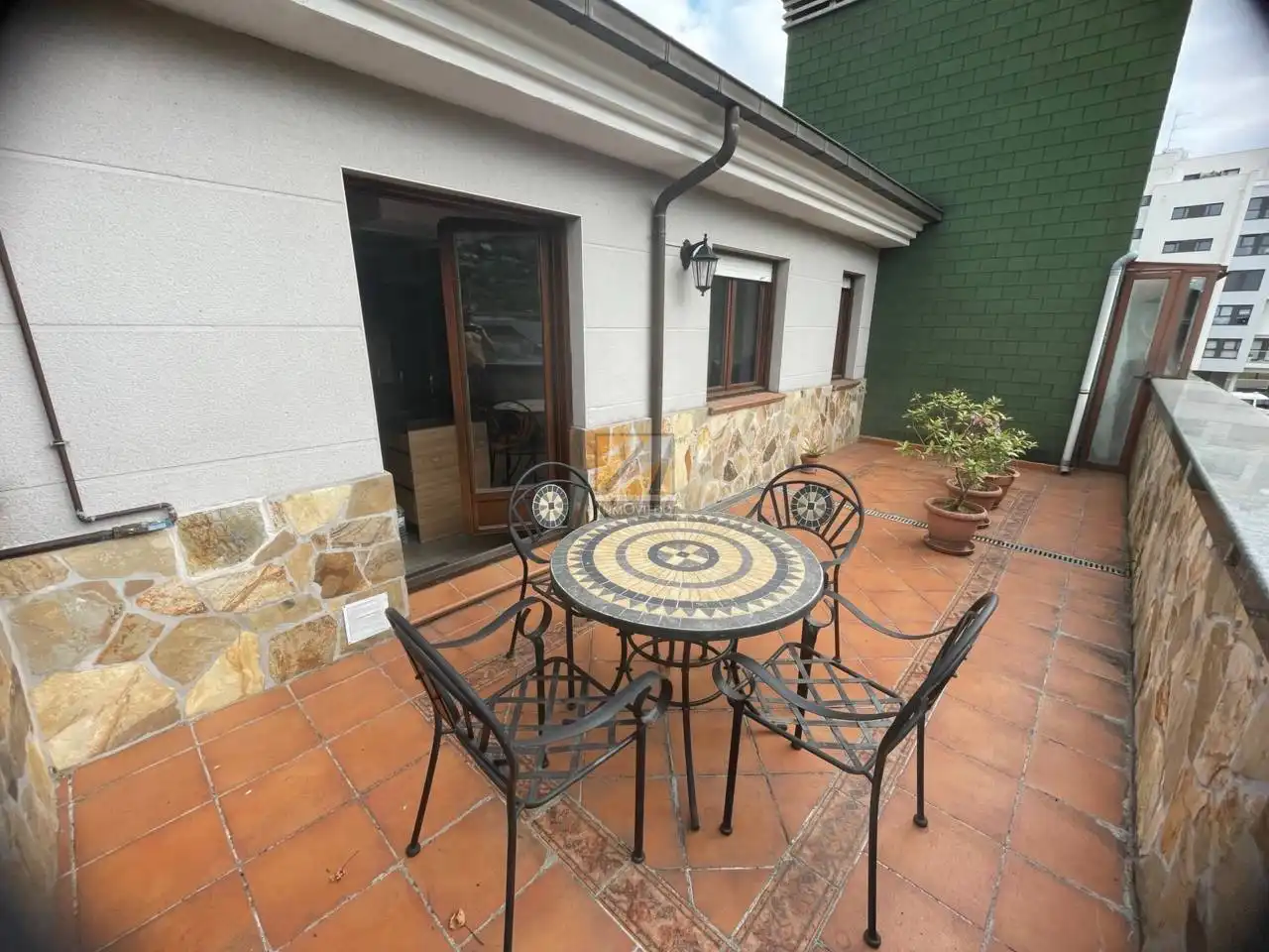 Terraza de Ático de alquiler en Oviedo  con Calefacción, Parquet y Terraza