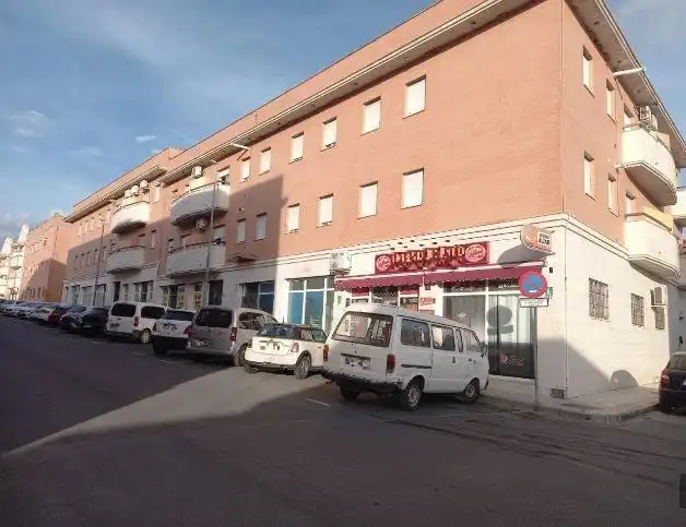 Local comercial en venta en Coria del Río, imagen 2