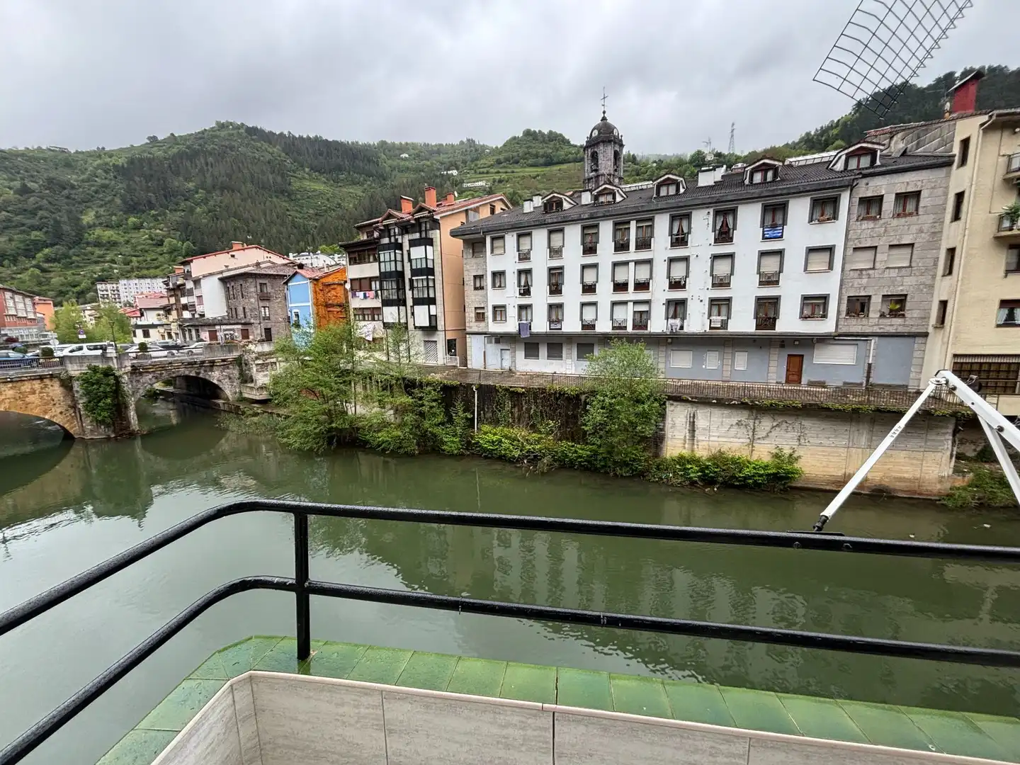 Vista exterior de Piso en venta en Soraluze / Plasencia de las Armas con Calefacción y Amueblado