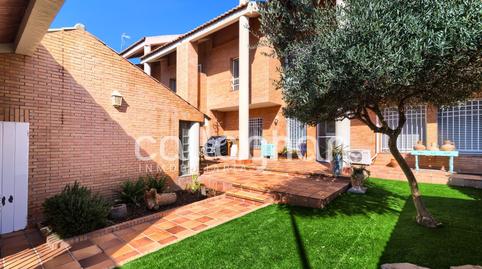 Foto 2 de Casa adosada en venta en Calle Olmo, Nuevo Centro, Sagunto / Sagunt
