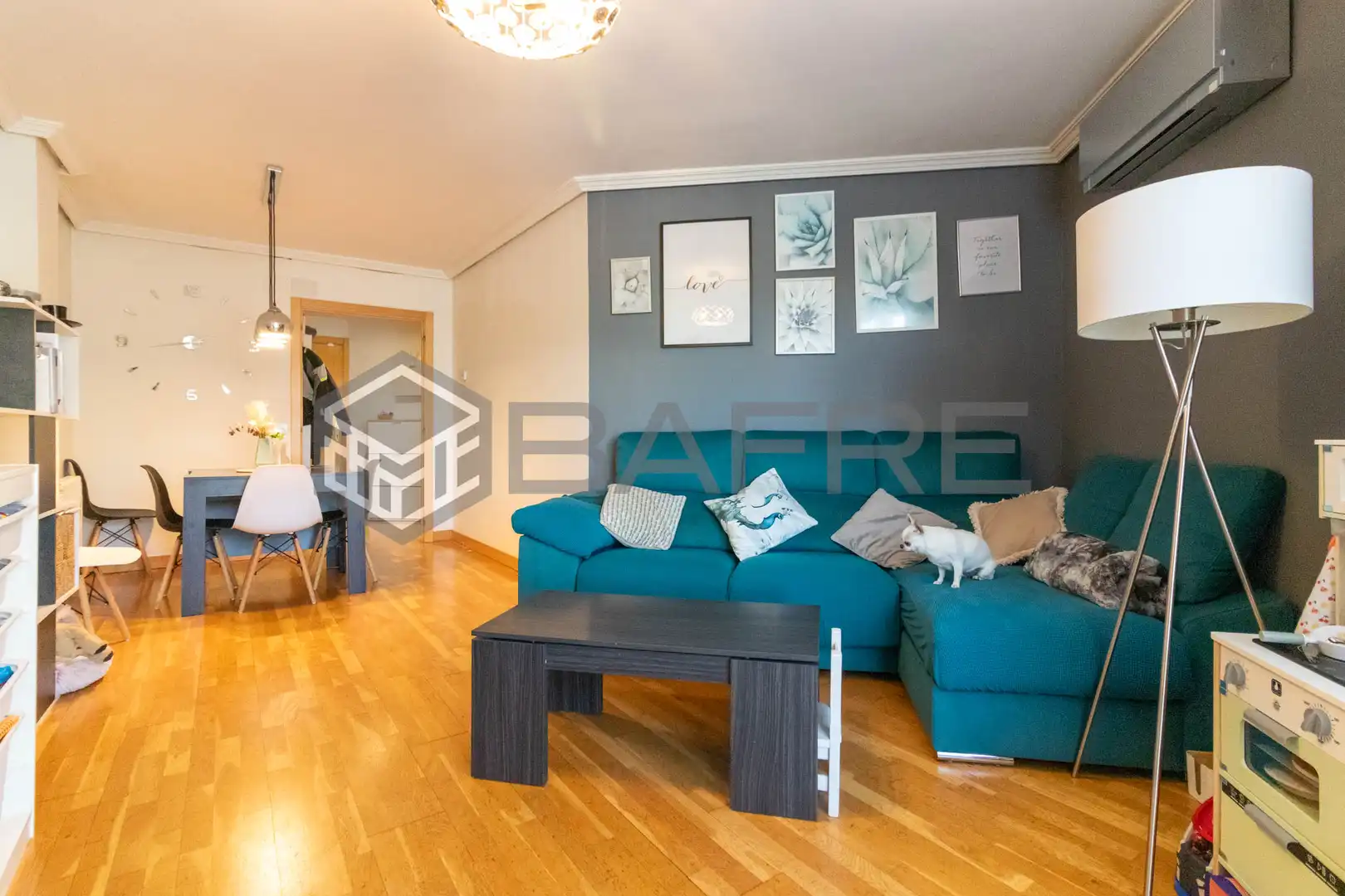 Außenansicht von Wohnung zum Verkauf in Madrid mit Klimaanlage, Heizung und Parkett
