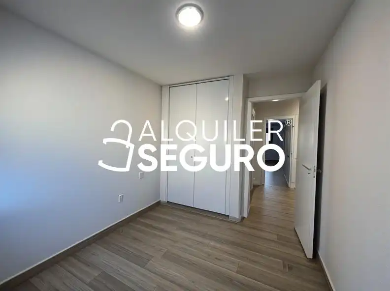 Dormitori de Àtic de lloguer en Las Rozas de Madrid amb Calefacció i Terrassa
