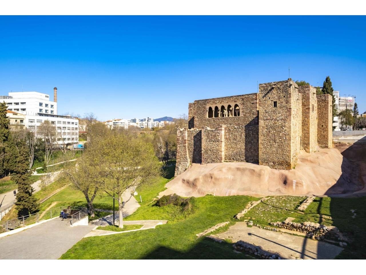Exterior view of Flat for sale in Terrassa  with Air Conditioner, Heating and Terrace