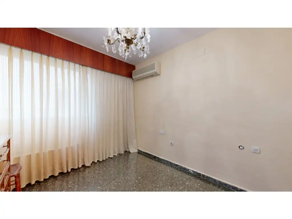 Flat for sale in Exposició