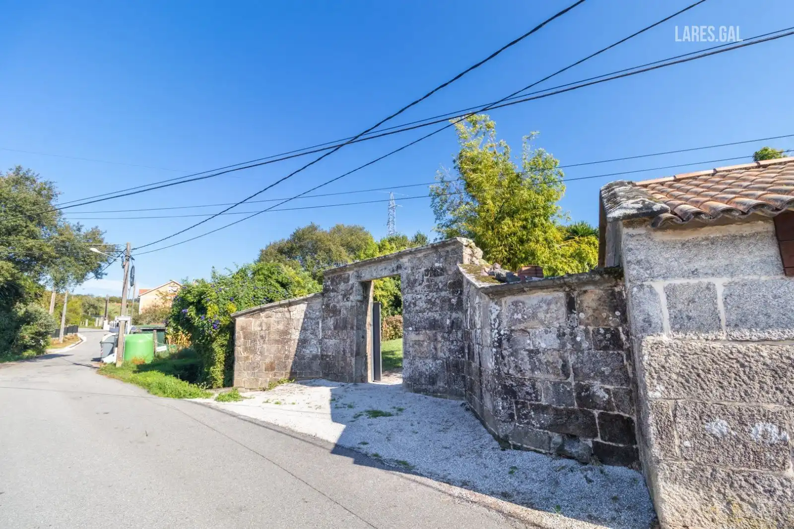 Vista exterior de Edificio en venta en Cangas 