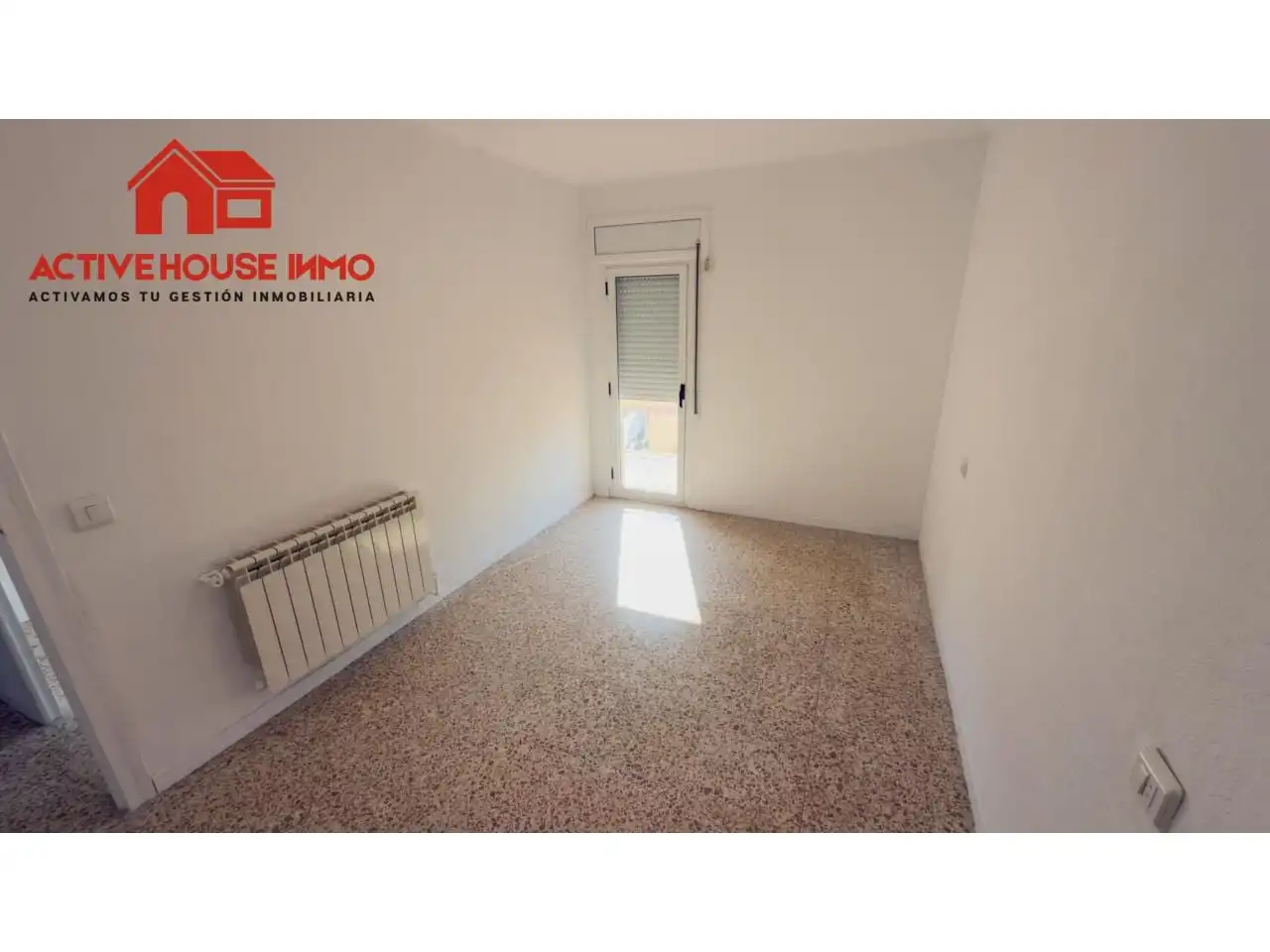 Außenansicht von Wohnung zum Verkauf in La Ràpita mit Klimaanlage, Heizung und Terrasse