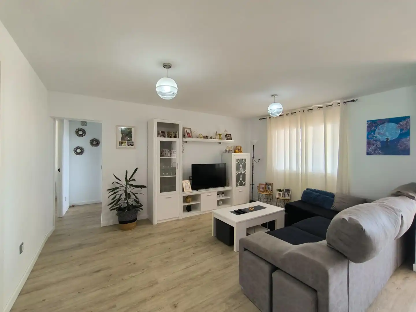 Sala d'estar de Casa adosada en venda en Pontevedra Capital  amb Terrassa i Traster