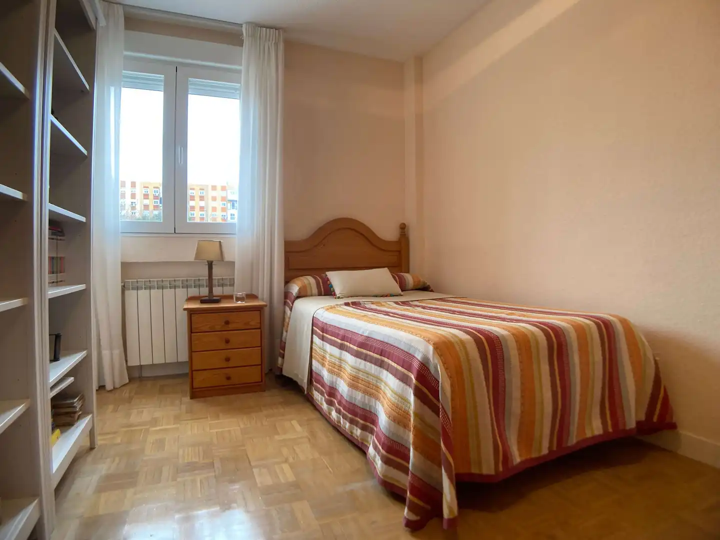 Dormitori de Pis de lloguer en Móstoles amb Calefacció, Parquet i Terrassa