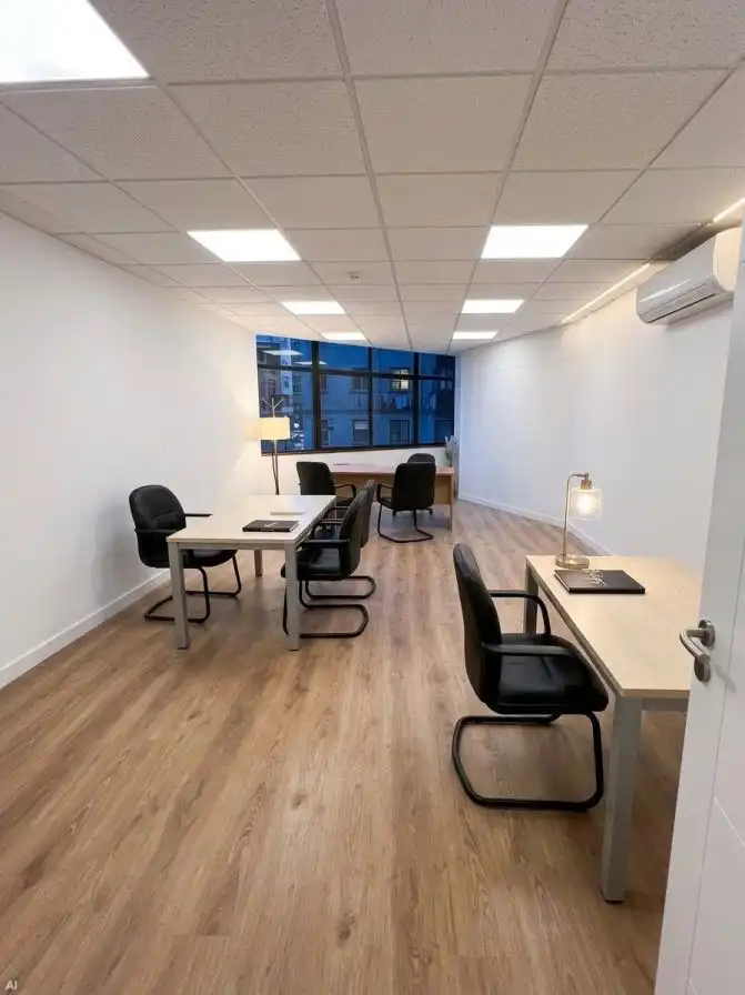 Büro zur Miete in Cáceres mit Klimaanlage und Möbliert