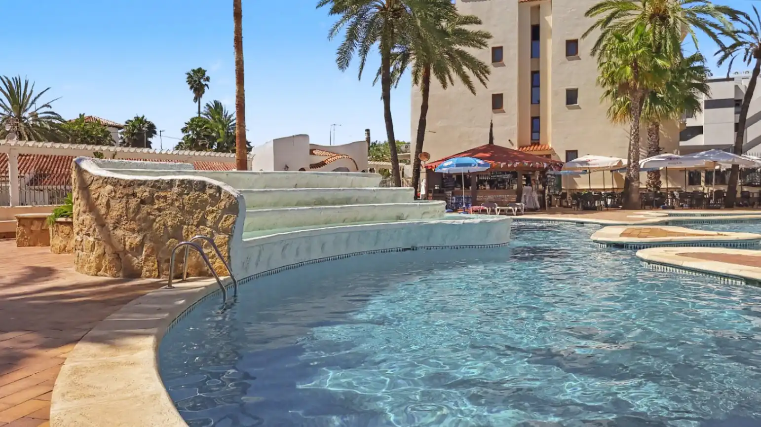 Piscina de Estudi en venda en Dénia amb Aire condicionat, Jardí privat i Terrassa