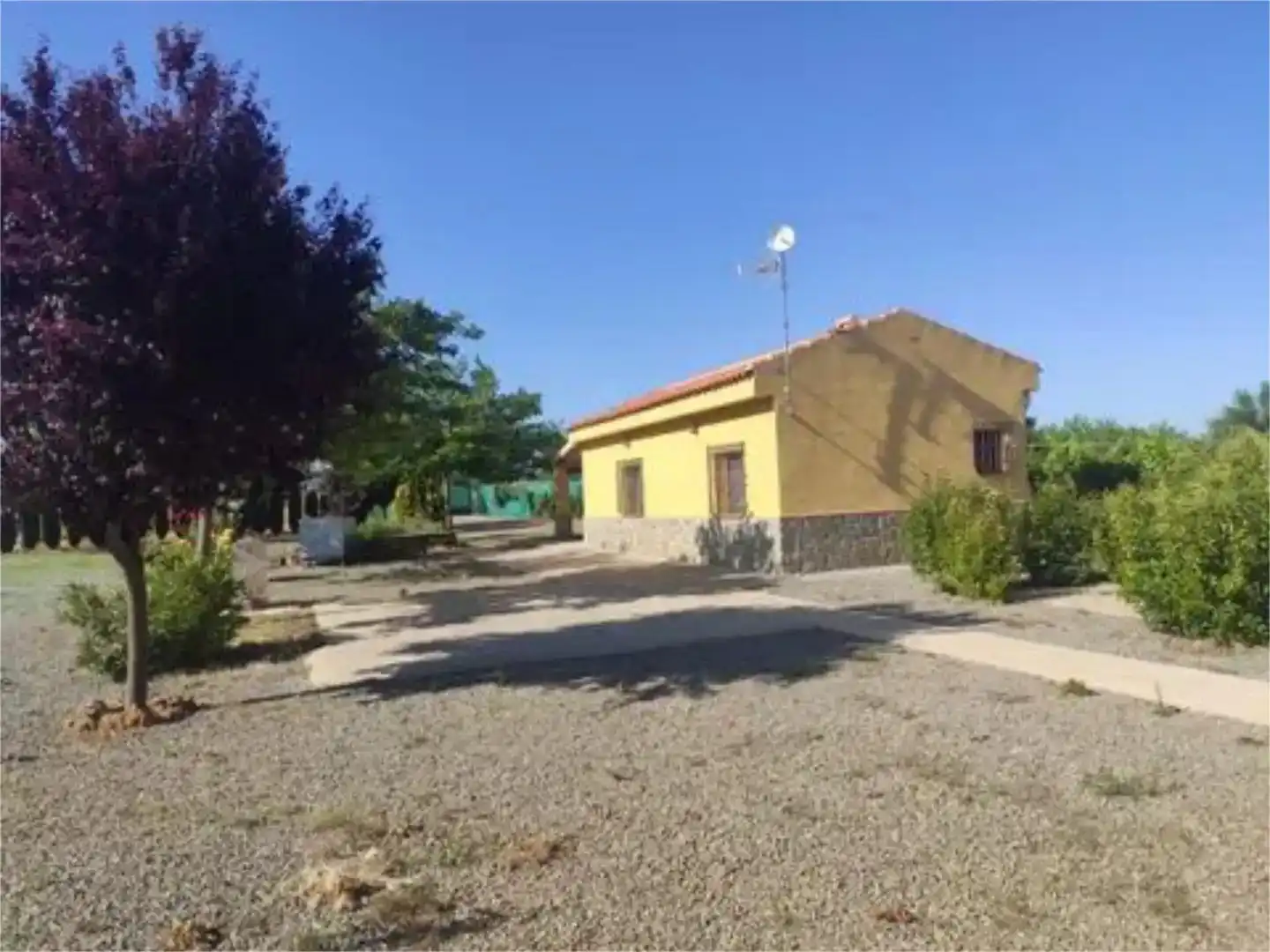 Vista exterior de Finca rústica en venda en Consuegra amb Jardí privat i Moblat