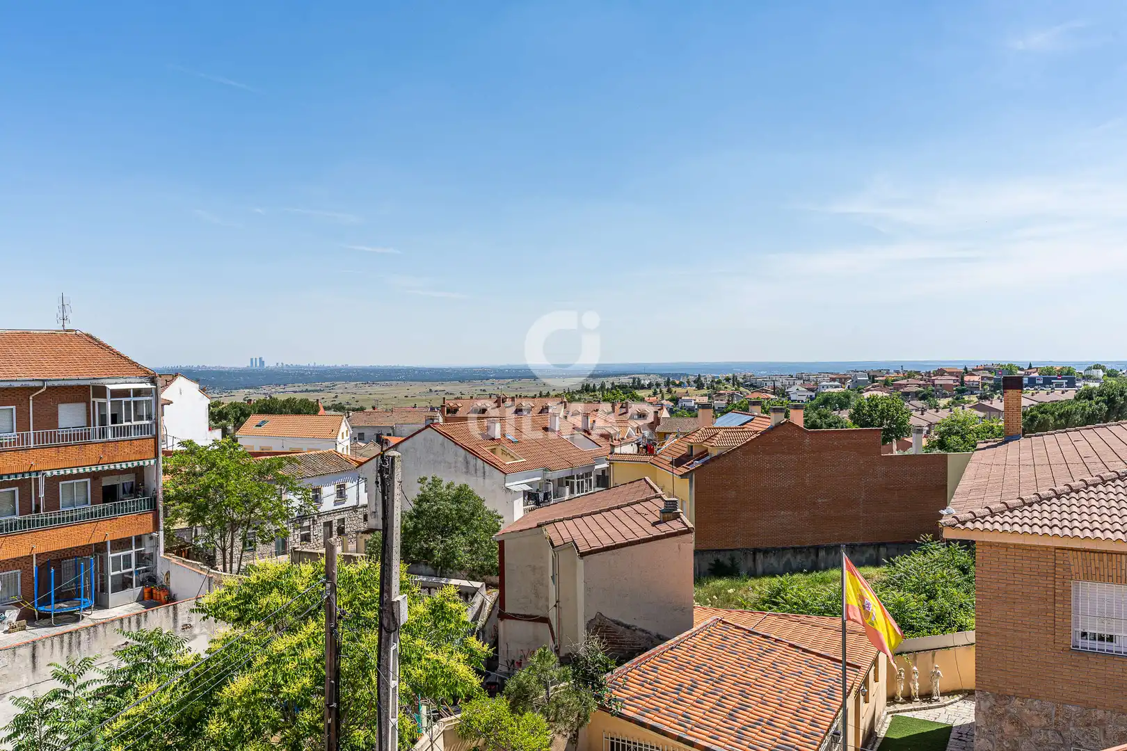 Vista exterior de Casa adosada en venta en Colmenar Viejo con Calefacción y Jardín privado