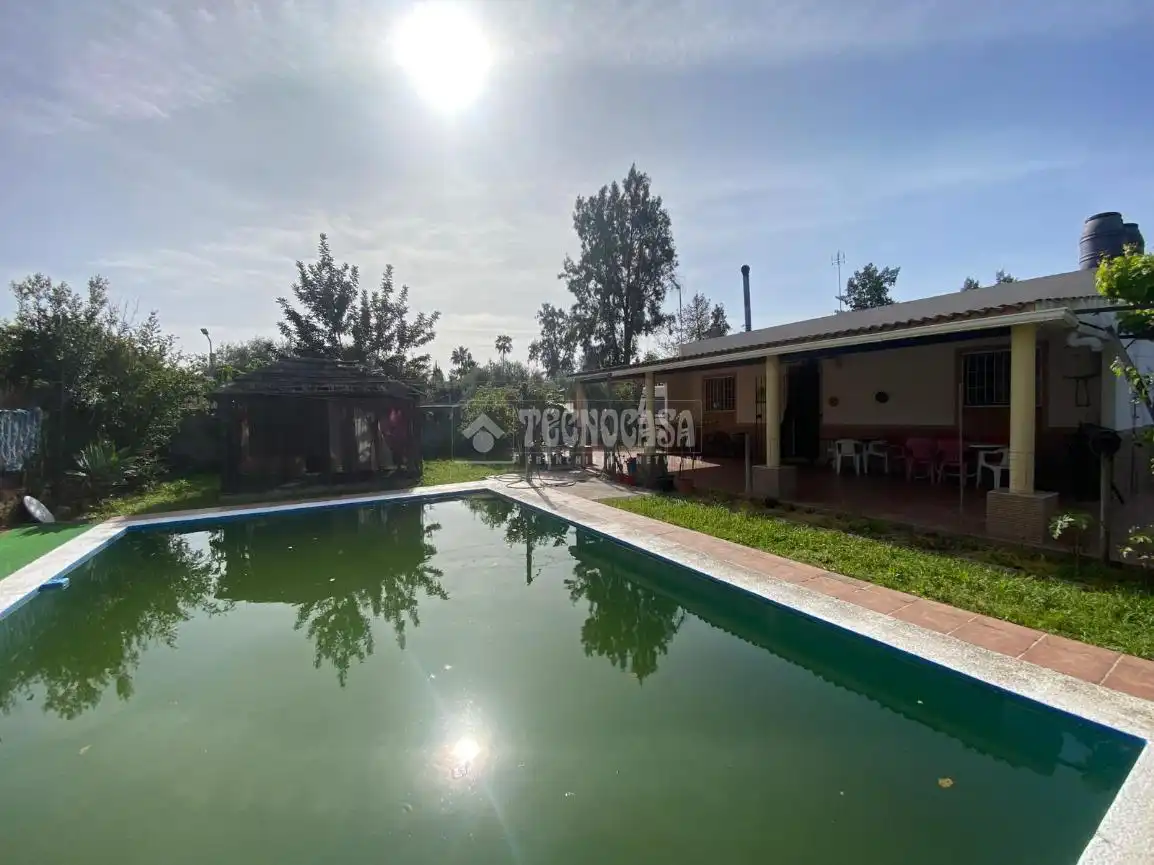 Finca rústica en venda a Los Palacios y Villafranca