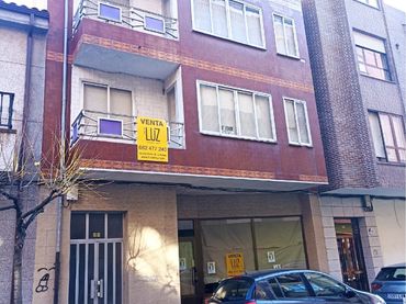 Mixto residencial en venta en La Bañeza