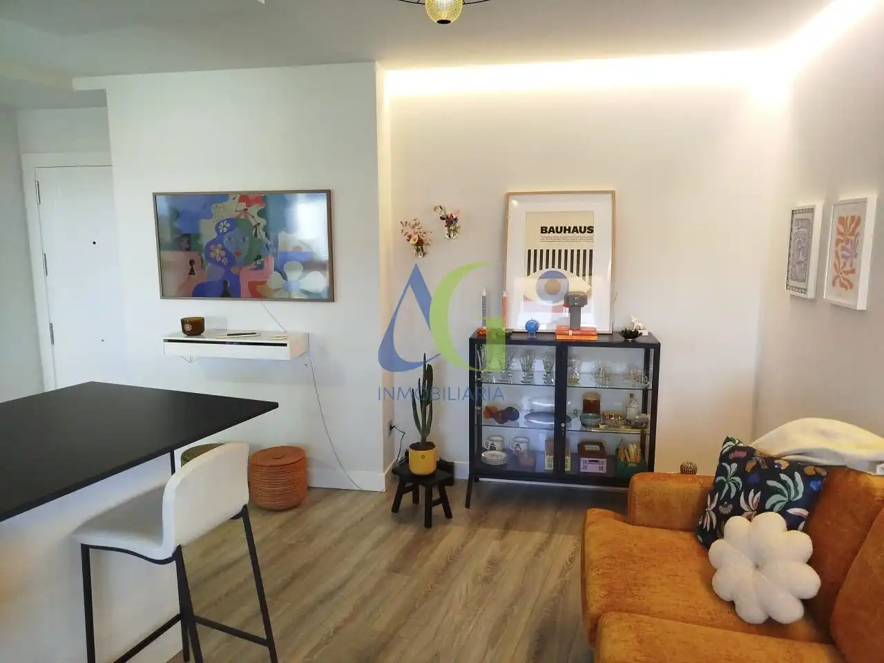 Sala d'estar de Apartament en venda en Villaquilambre amb Calefacció, Parquet i Terrassa