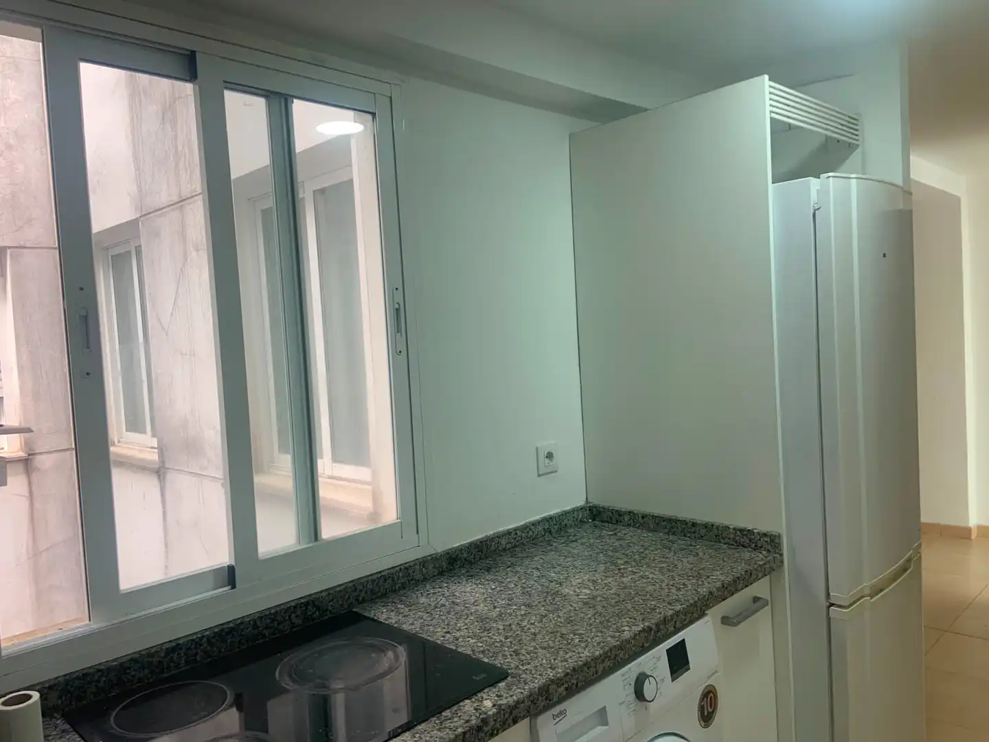 Küche von Wohnung zur Miete in Sevilla mit Klimaanlage, Heizung und Waschmaschine