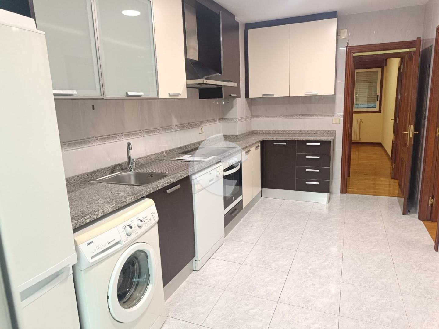 Cuina de Pis de lloguer en Ourense Capital 