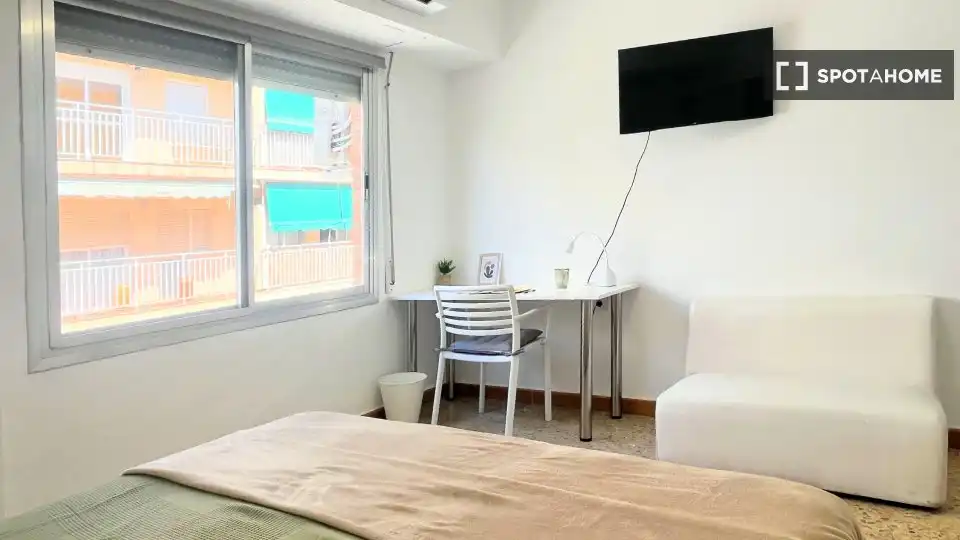 Habitación de Piso de alquiler en Burjassot con Aire acondicionado, Calefacción y Amueblado