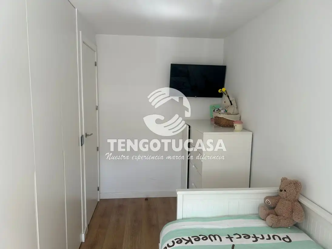 Bedroom of Flat for sale in Madrid  with Air Conditioner, Heating and Furnished