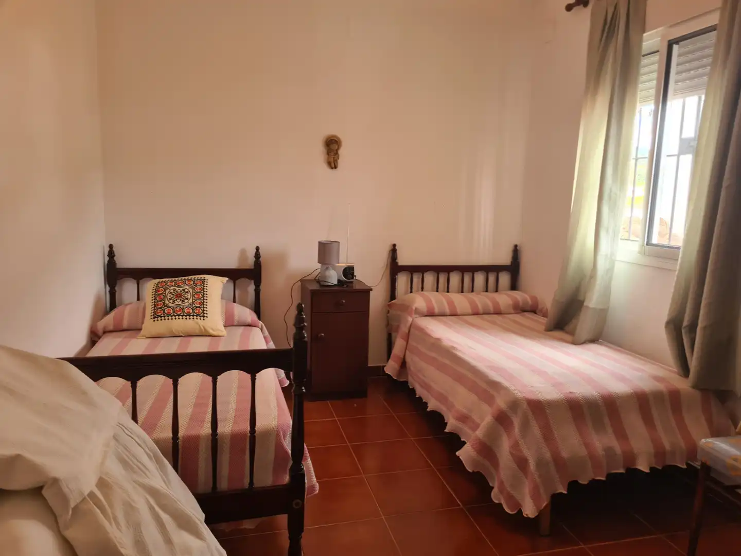 Habitación de Casa adosada en venta en Higuera de la Sierra con Aire acondicionado, Terraza y Trastero