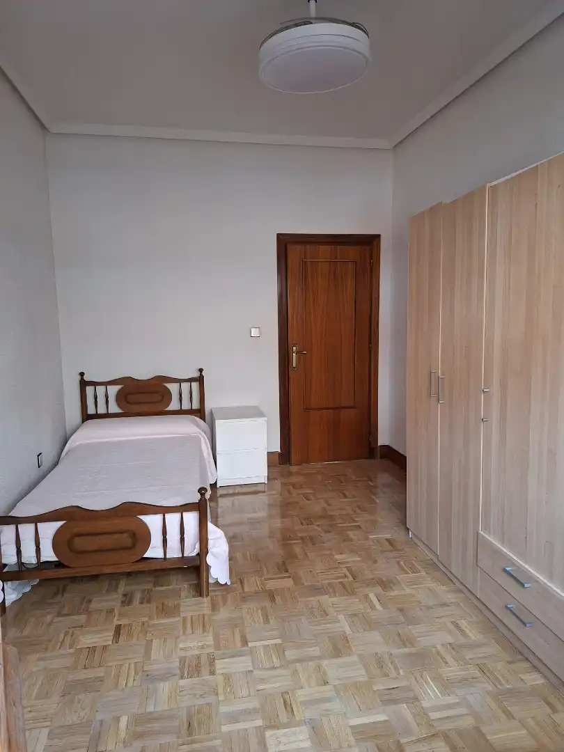 Habitación de Piso de alquiler en Guadalajara con Calefacción, Parquet y Terraza