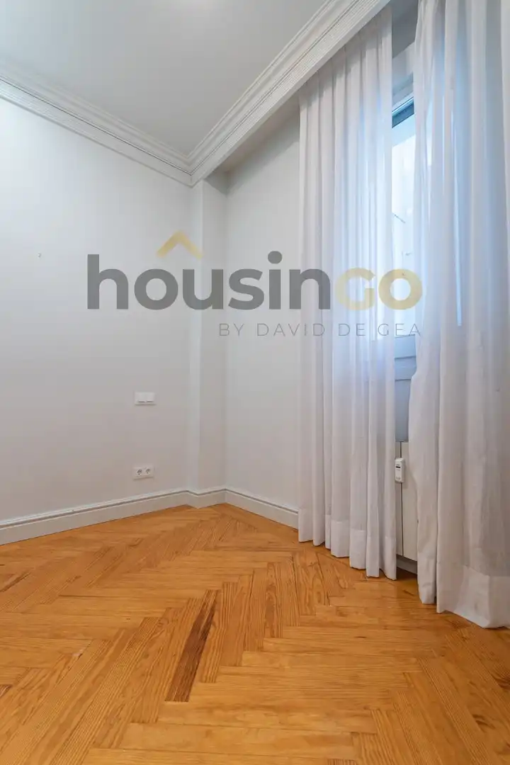 Living room of Flat for rent in Madrid  with Air Conditioner, Heating and Terrace