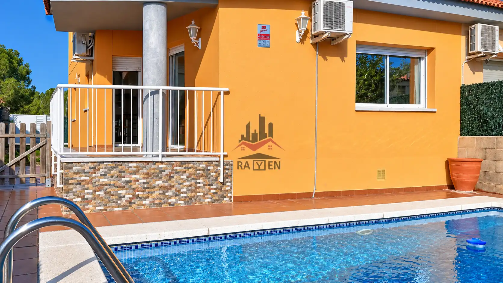 Piscina de Casa adosada en venta en Vilafant con Calefacción, Jardín privado y Terraza