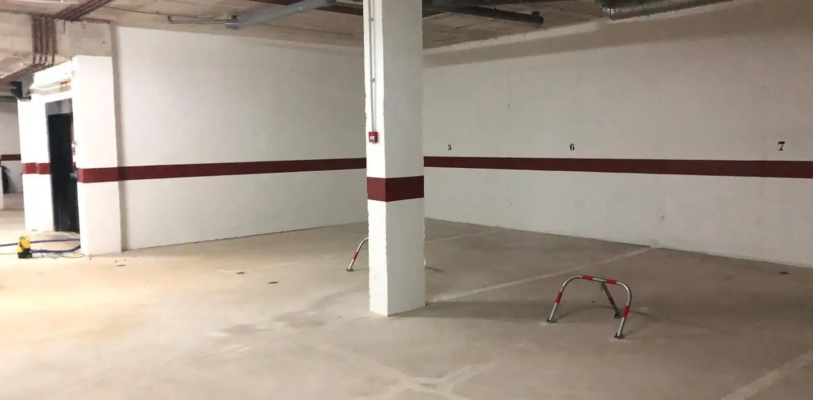 Garage zum Verkauf in Calle Oslo, Los Cuarteros