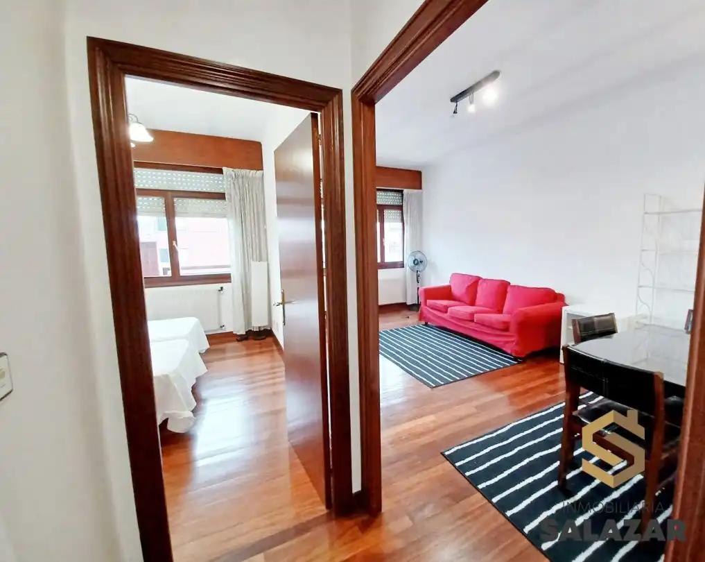 Sala d'estar de Apartament de lloguer en Bilbao  amb Calefacció, Terrassa i Microones
