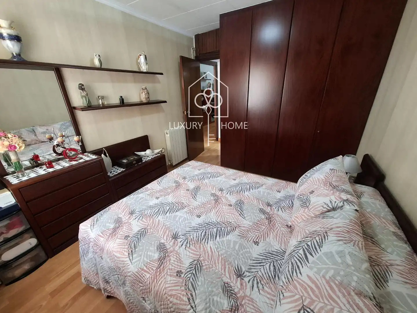 Habitación de Ático en venta en L'Hospitalet de Llobregat con Aire acondicionado, Calefacción y Parquet