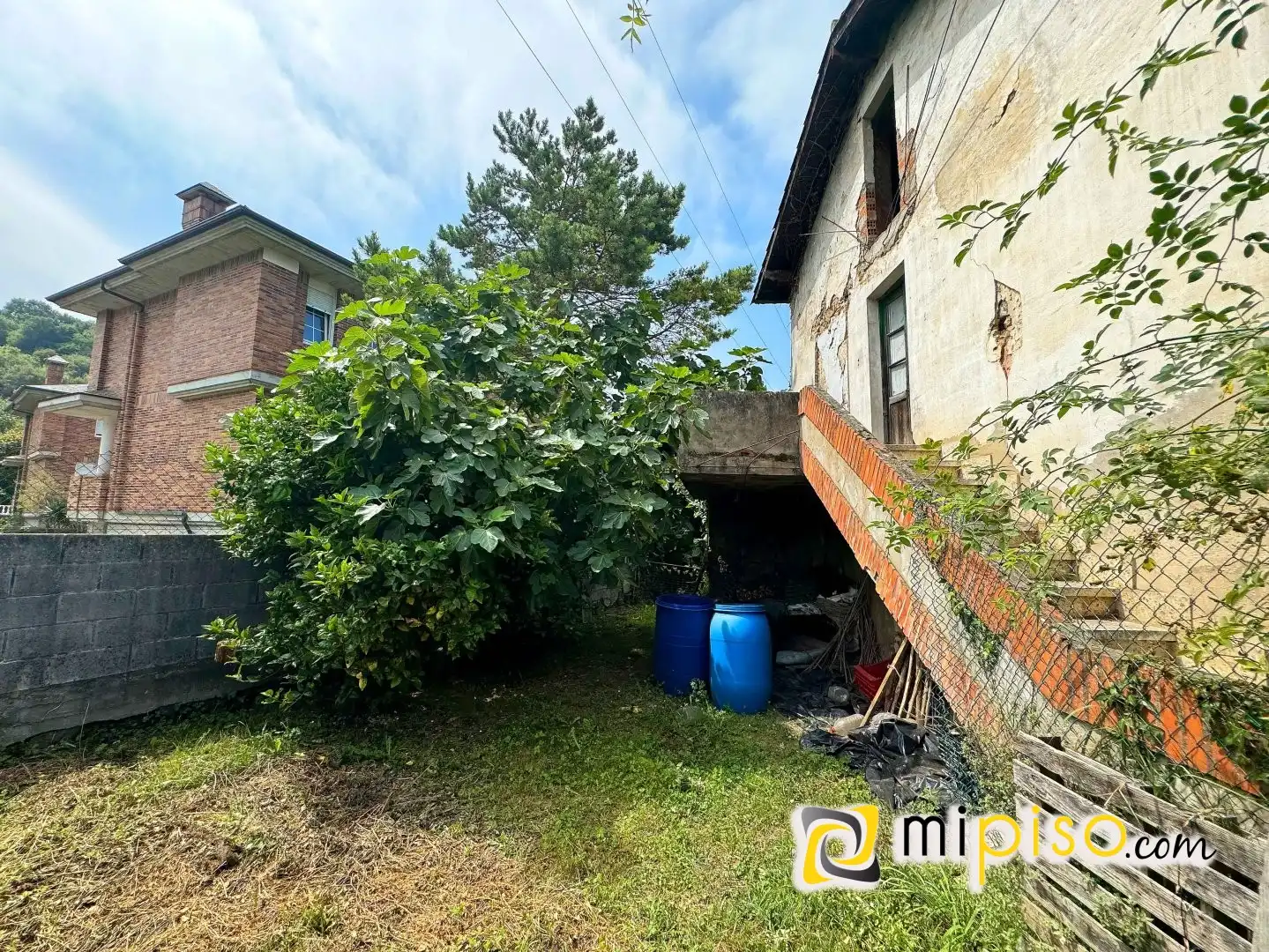 Houses for sale in Laredo  with Private garden