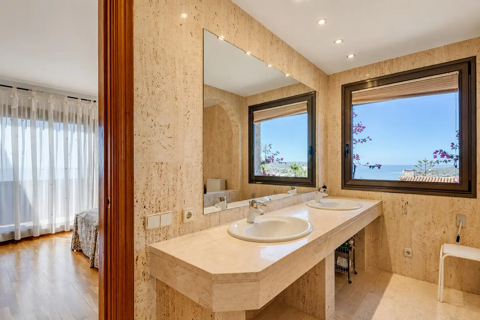 Bathroom of Houses for sale in Sitges  with Air Conditioner, Heating and Private garden