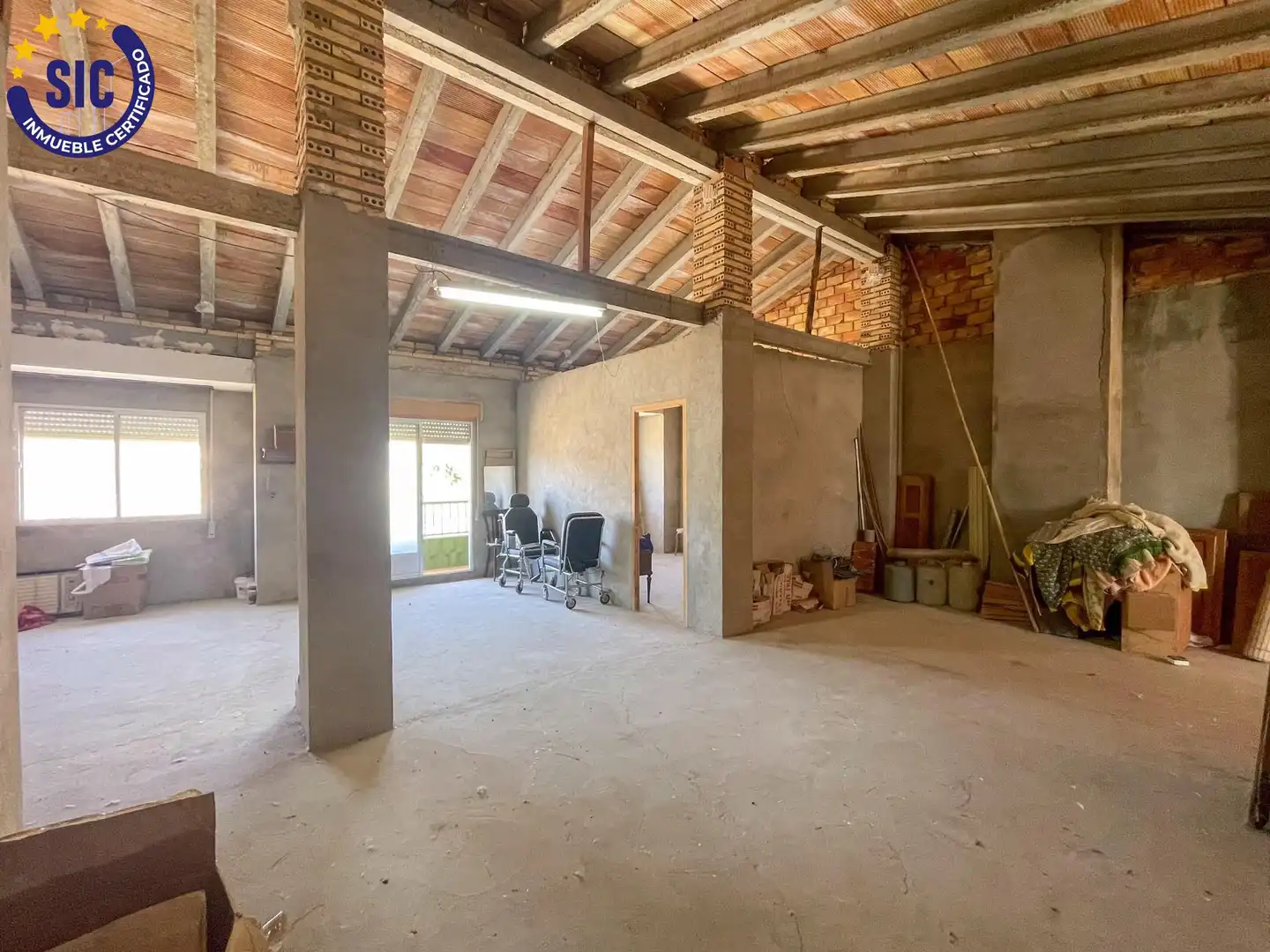 Maisonette zum Verkauf in Chera mit Heizung, Privatgarten und Balkon
