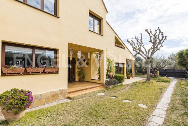 Casa-chalet en Venta en Pacs del Penedès