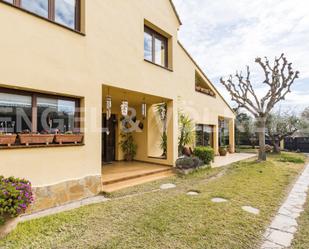 Vista exterior de Casa o xalet en venda en Pacs del Penedès amb Aire condicionat, Calefacció i Jardí privat