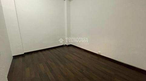 Photo 4 of Premises for sale in Apóstol Santiago, Madrid