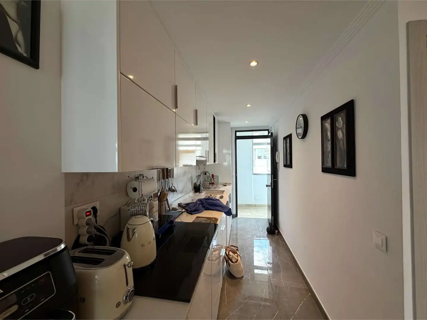 Cocina de Piso en venta en Fuengirola con Terraza, Amueblado y Piscina comunitaria