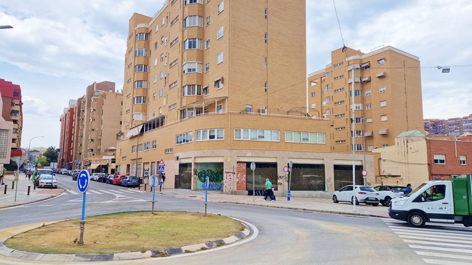 Vista exterior de Oficina en venda en Alicante / Alacant amb Aire condicionat