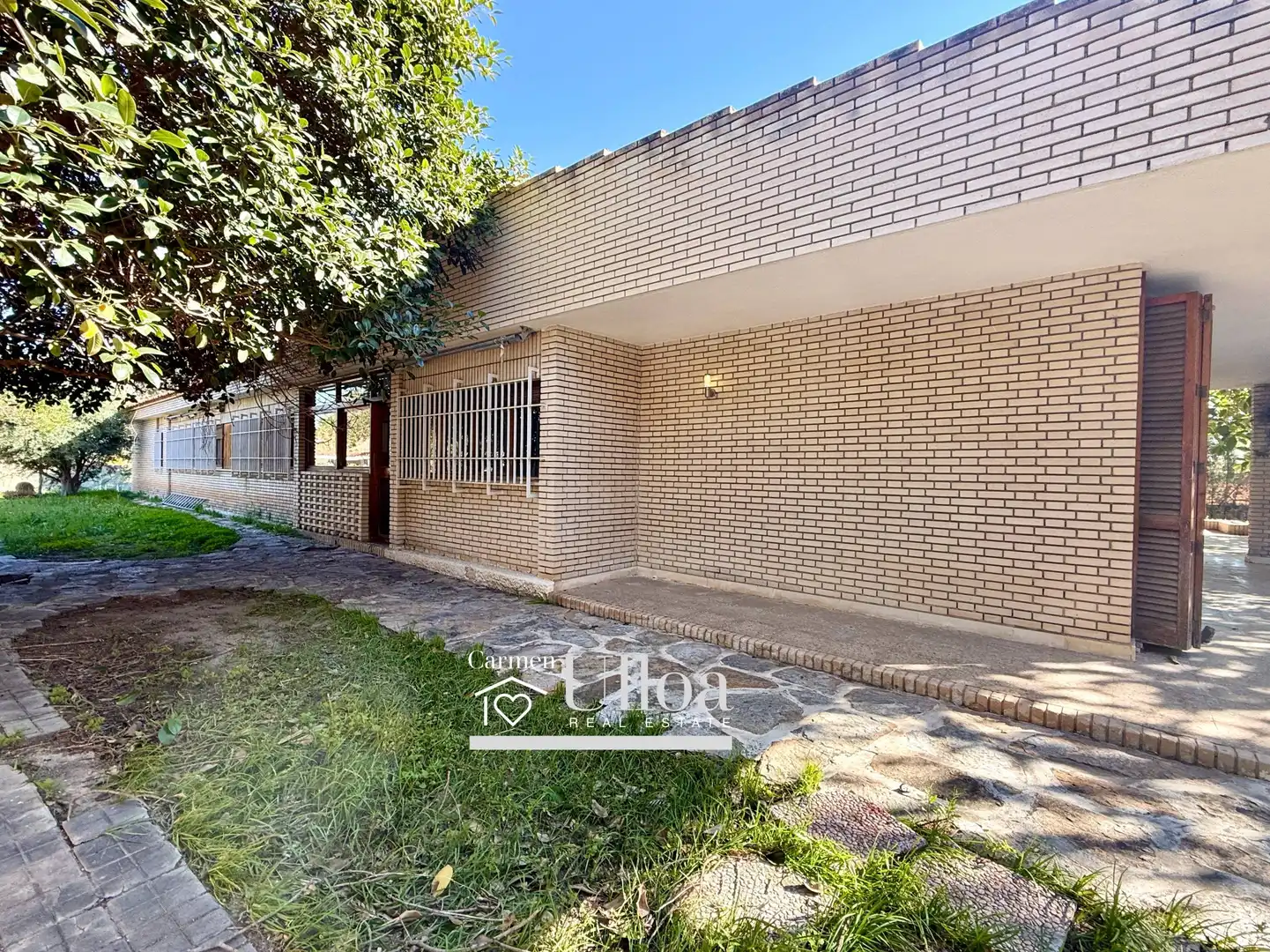 Vista exterior de Casa o xalet en venda en Alicante / Alacant amb Calefacció, Jardí privat i Terrassa