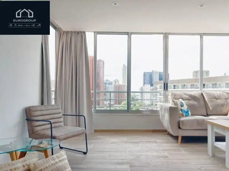 Sala de estar de Apartamento de alquiler en Benidorm con Calefacción, Jardín privado y Amueblado